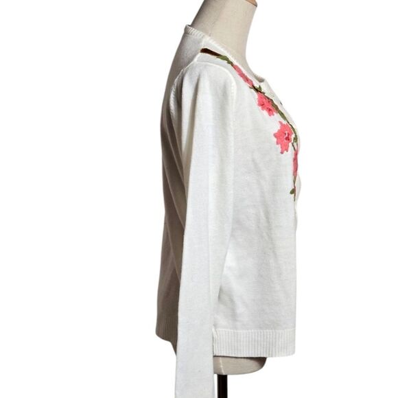 Reference Point NY Floral Embroidered White Sweater - Picture 5 of 6